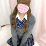 ＜体験入店速報＞JK中退年齢18歳、制服のスカートから極上美脚がすらりと伸びる【池袋JKリフレ】