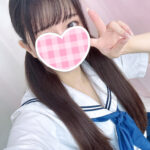 ＜体験入店速報＞黒髪清楚で細身容姿、セーラー服がよく似合う美少女【池袋リフレ】