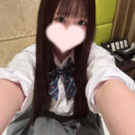 【悲報】リフレの女の子、お客さんと付き合ってしまう