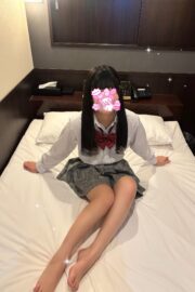 もね(JK上がりたて)🎀私物制服あり