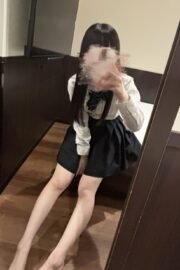 ねむ(JK中退年齢)(11月本指名数4位)