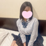 かりな今日は自前の制服を持って来ました〜🐰💞