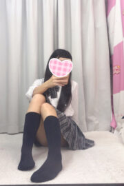 10/13体験入店初日えむ(JK上がりたて)