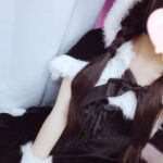 みに本日16:00-22:00です！おNEWの洋服着てるよ🥹💖
