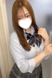 8/11体験入店初日予定こはる(JK上がりたて18歳)