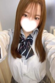 8/11体験入店初日予定こはる(JK上がりたて18歳)